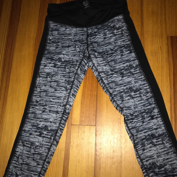 Champion crop legging - Picture 1 of 3